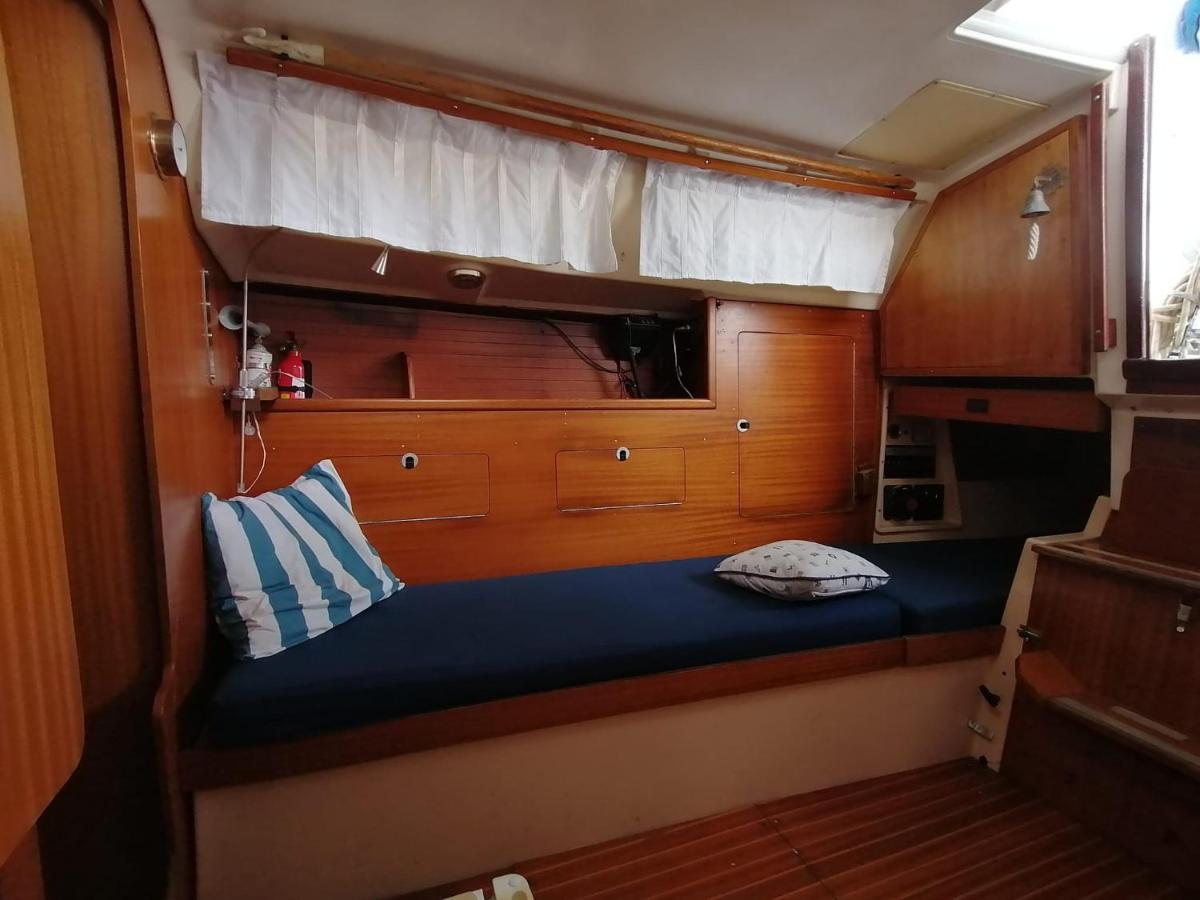 Cozy Sailboat In Barcelona!! No Showers 산트 아드리아 데 베소스 외부 사진