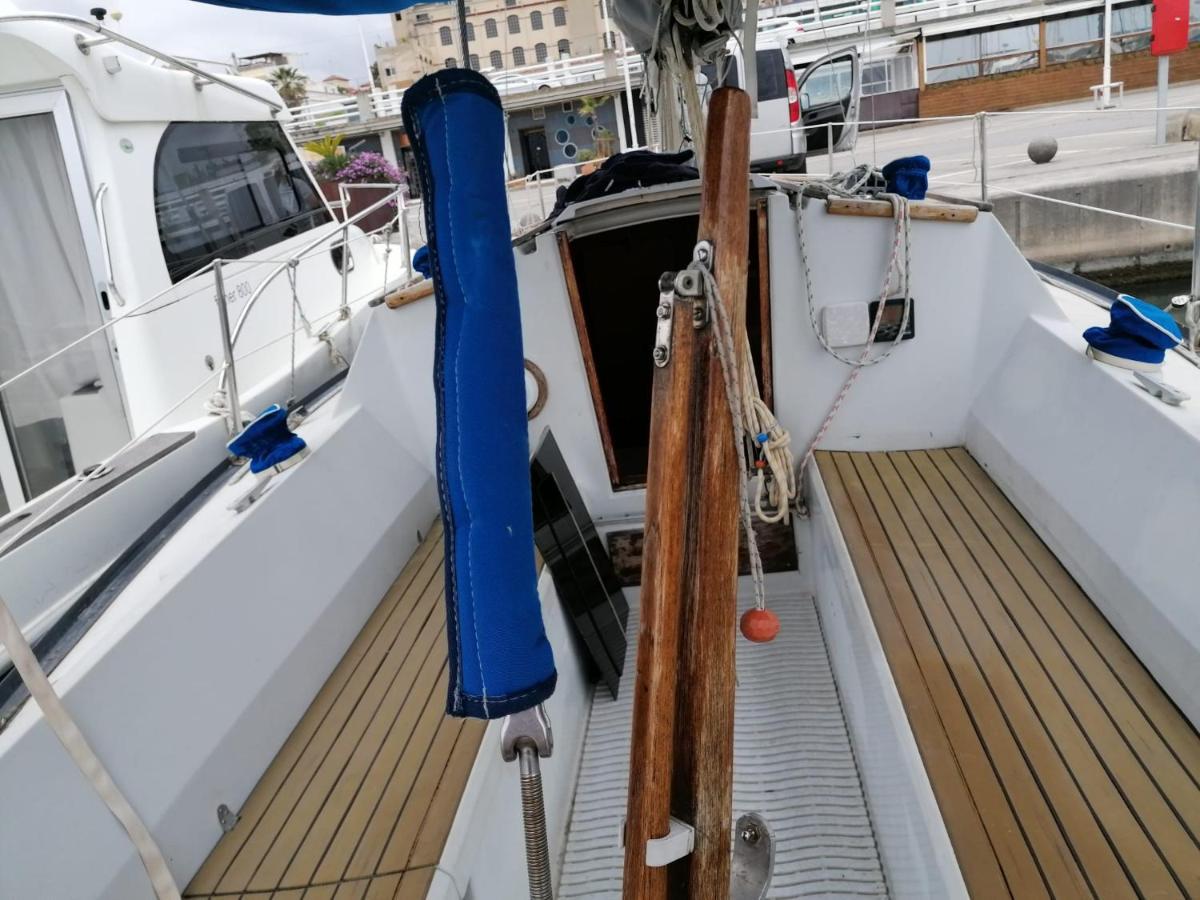 Cozy Sailboat In Barcelona!! No Showers 산트 아드리아 데 베소스 외부 사진