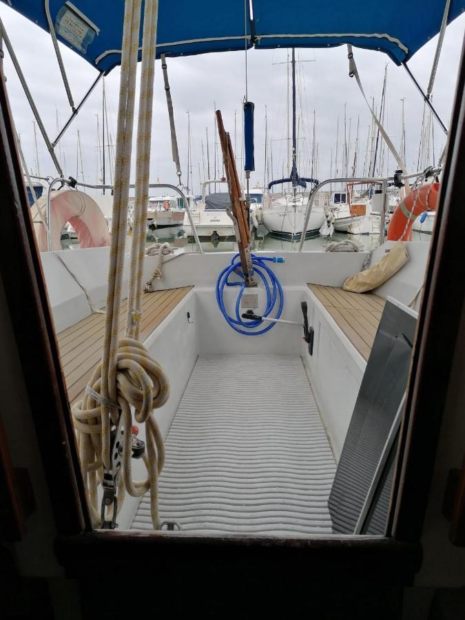 Cozy Sailboat In Barcelona!! No Showers 산트 아드리아 데 베소스 외부 사진